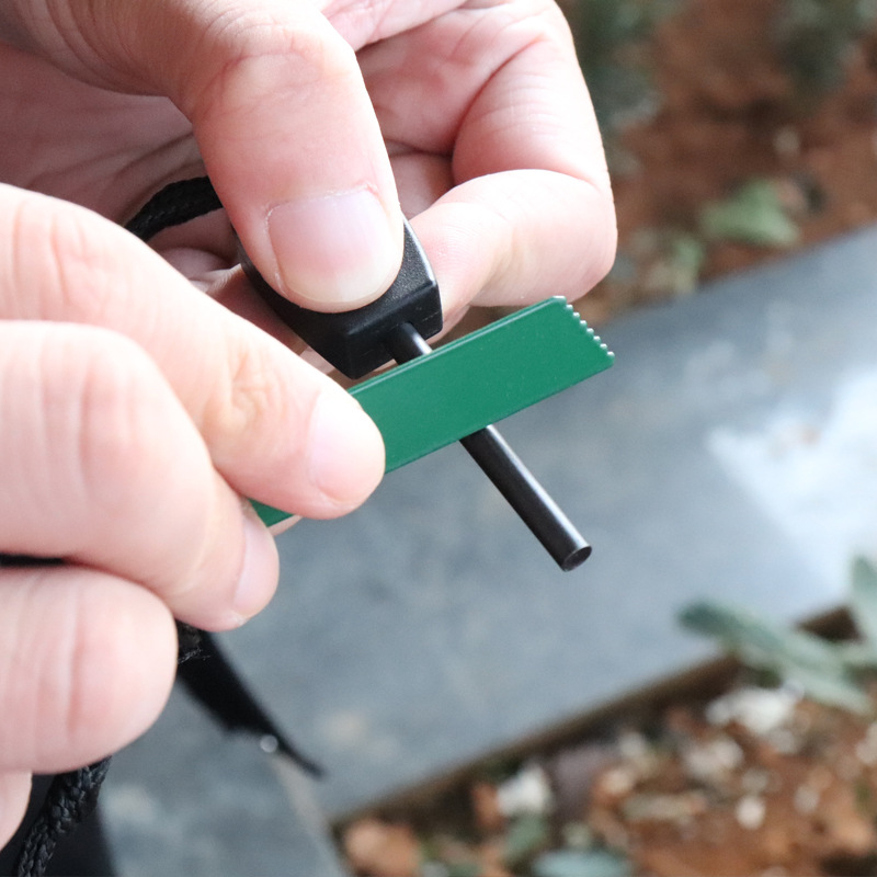 Mini ferramenta portátil para  - Ferro Rod Striker avaliação e preço